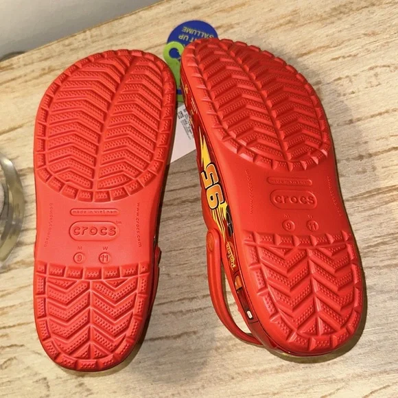 Crocs - Lightning McQueen/Adult - NWT! - Picture 6 of 10